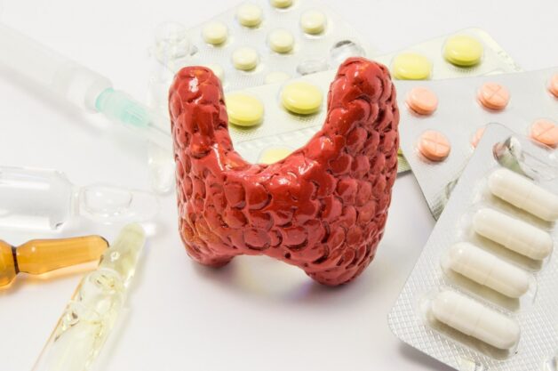 Sử dụng thuốc điều chỉnh hormone tuyến giáp để điều trị cho mẹ bầu