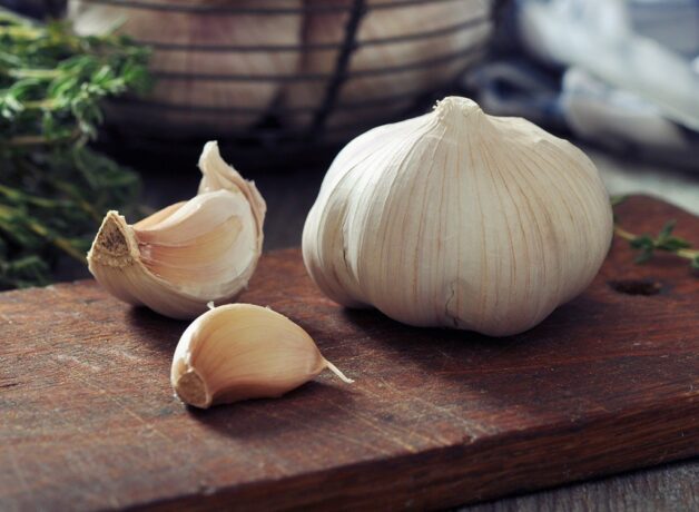 Có thể trị hôi miệng bằng việc ăn uống hay không? Nếu có thì ăn gì trị hôi miệng?