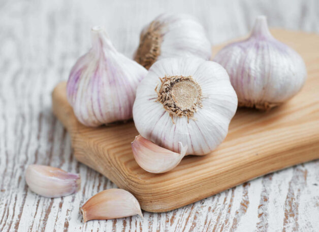 Ăn tỏi có hôi miệng không và tại sao ăn tỏi lại hôi miệng?