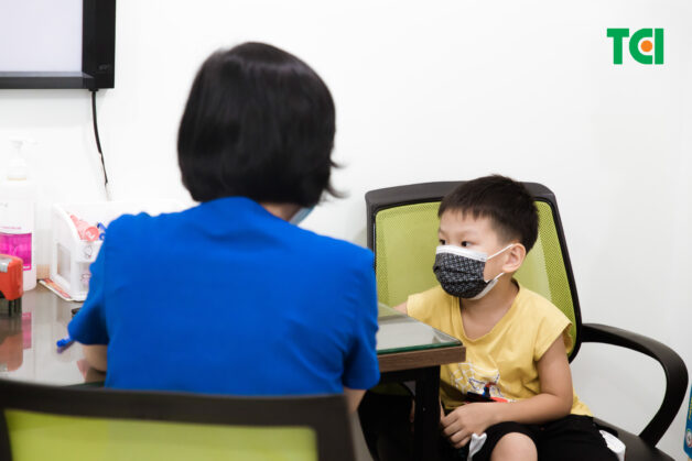 Trường hợp trẻ bị bệnh gan, hãy hỏi bác sĩ trước khi dùng bất cứ thuốc gì có chứa Paracetamol.