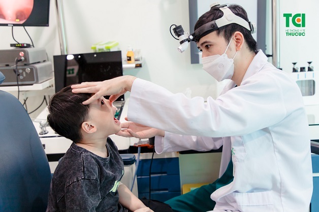 Luôn cần sự gúp đỡ của bác sĩ trong quá trình cấp cứu hóc dị vật