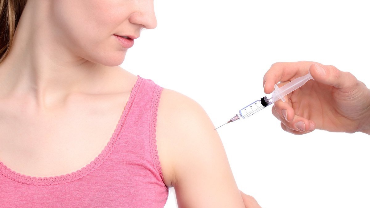 Nhiều người lăn tăn không biết có nên tiêm vacxin ung thư cổ tử cung hay không