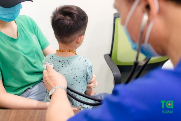 Quy trình điều trị cho trẻ sơ sinh mắc sốt xuất huyết