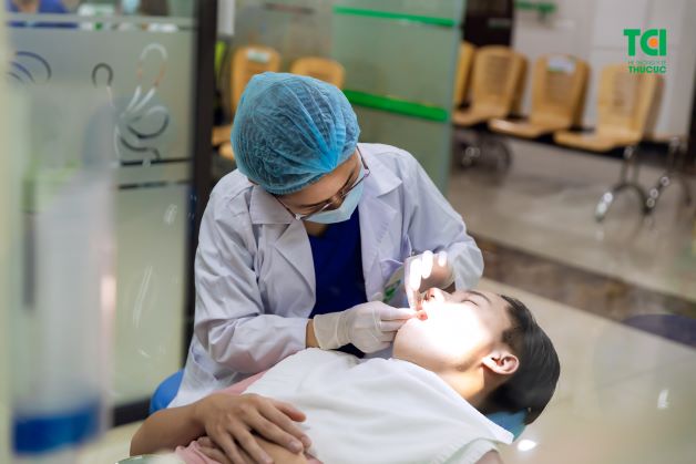Một cơ sở nha khoa uy tín sẽ có quy trình bọc răng sứ chuẩn
