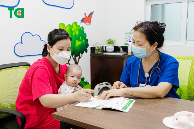 tiêm vắc xin có mất tiền không
