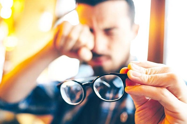 Dấu hiệu nhận biết bệnh viễn thị hay loạn thị