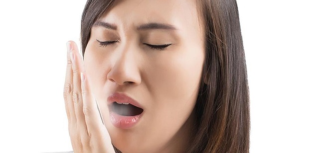 Hôi miệng hơi thở có mùi gây khó chịu