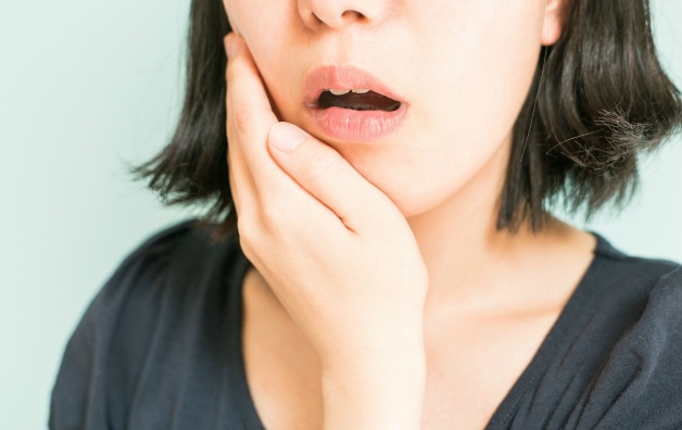 Hôi miệng sau nhổ răng có thể là triệu chứng cảnh báo nhiều vấn đề