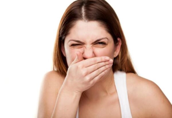 Chứng hôi miệng uống kháng sinh gây tâm lý tự ti