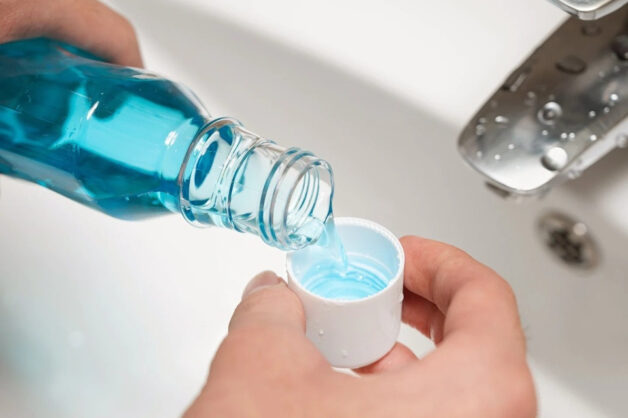 Sử dụng nước súc miệng là cú chốt hoàn hảo cho một quy trình vệ sinh răng miệng tiêu chuẩn. 