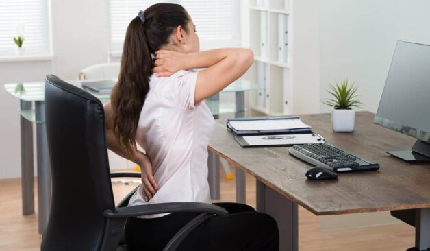 Điều trị sớm loãng xương bằng cách ngồi, đứng, nằm đúng tư thế