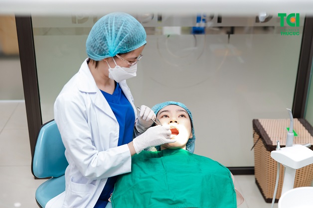 Nhổ răng số 8 giá bao nhiêu