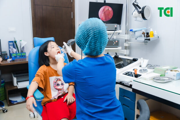 Trường hợp xương cá mắc ở thực quản, bệnh nhân cần đến bệnh viện nhanh chóng.