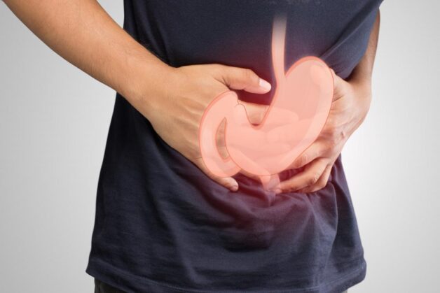 Giải đáp chi tiết thắc mắc: Nuốt xương cá có sao không?