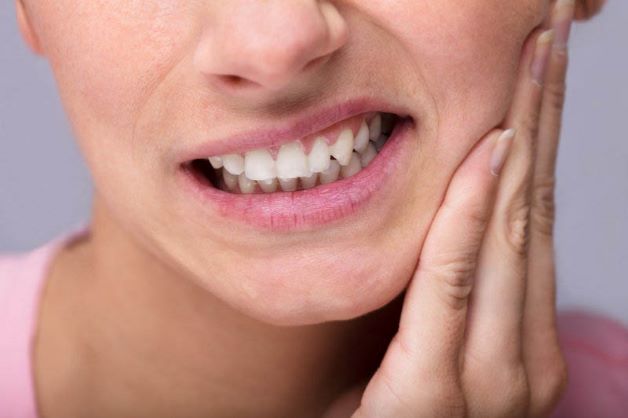 Các chị em phái đẹp khi mắc bệnh răng miệng rất dễ gặp vấn đề hôi miệng