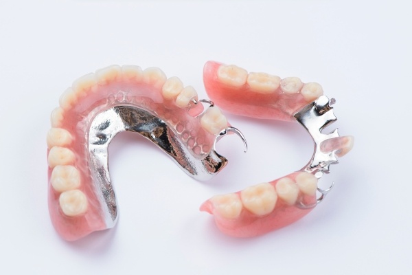 4 Ưu điểm của răng tháo lắp hiện nay