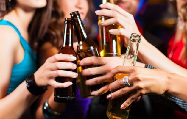 Nguyên nhân gây động kinh là do lạm dụng rượu bia, thuốc lá
