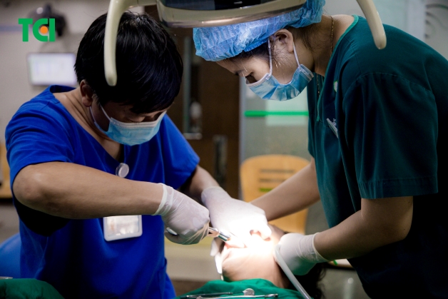 Điều trị sâu răng cấm