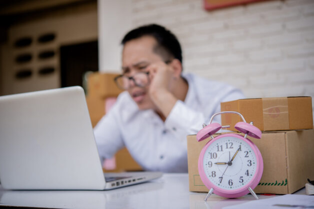 Thoát vị đĩa đệm có thể xảy ra nếu ngồi lâu một chỗ.