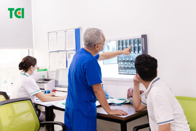 Thoát vị đĩa đệm là đau ở đâu? Bạn nên thăm khám cùng bác sĩ chuyên khoa