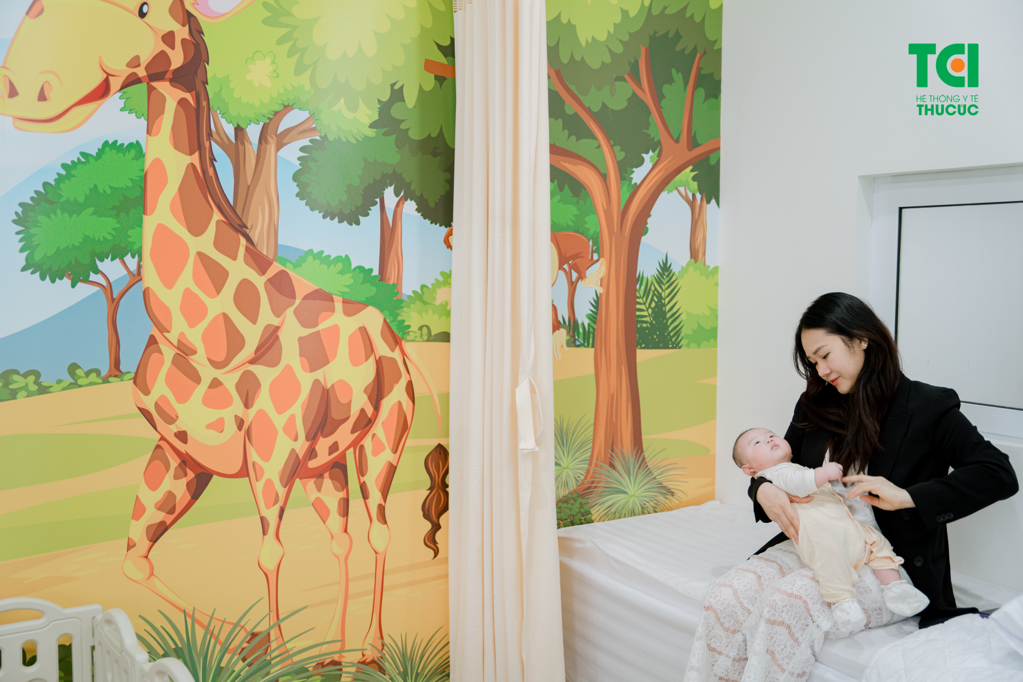 Theo dõi các triệu chứng sau khi tiêm 6 in 1 tại cơ sở tiêm chủng ít nhất 30p