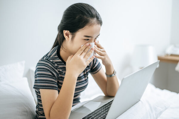 Triệu chứng trào ngược axit dạ dày 