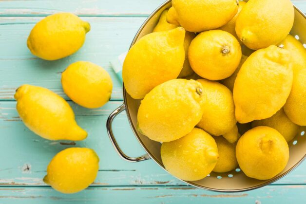 Giải đáp chi tiết: Tự lấy cao răng tại nhà hiệu quả không? 