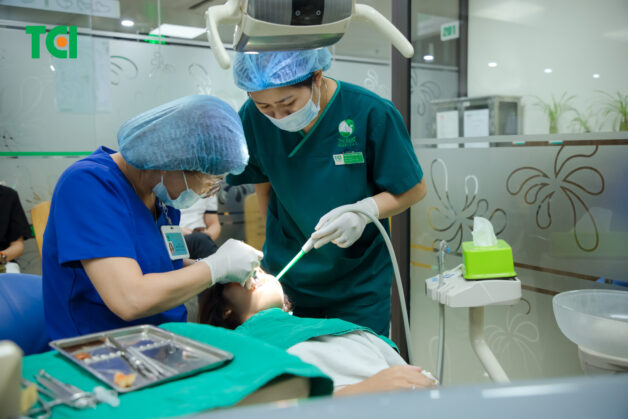 Tốt nhất là bạn nên đến phòng nha. 