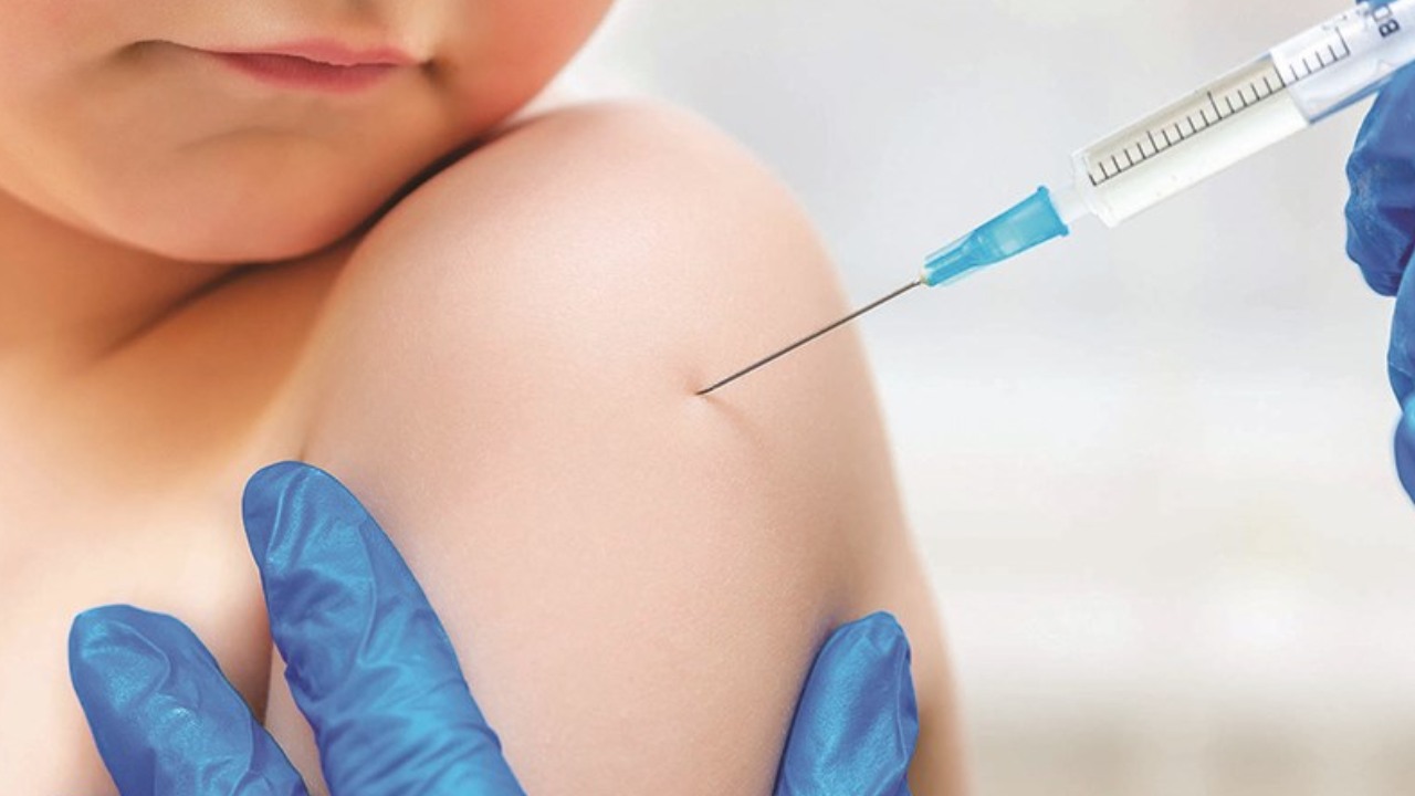 Tiêm đầy đủ vắc xin 5 trong 1 giúp cơ thể trẻ đạt được sức đề kháng tối đa và bền vững