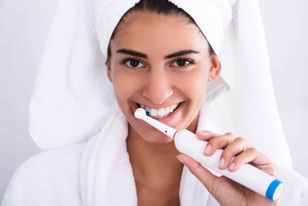 Giải đáp chi tiết thắc mắc: Viêm lợi có lây không?