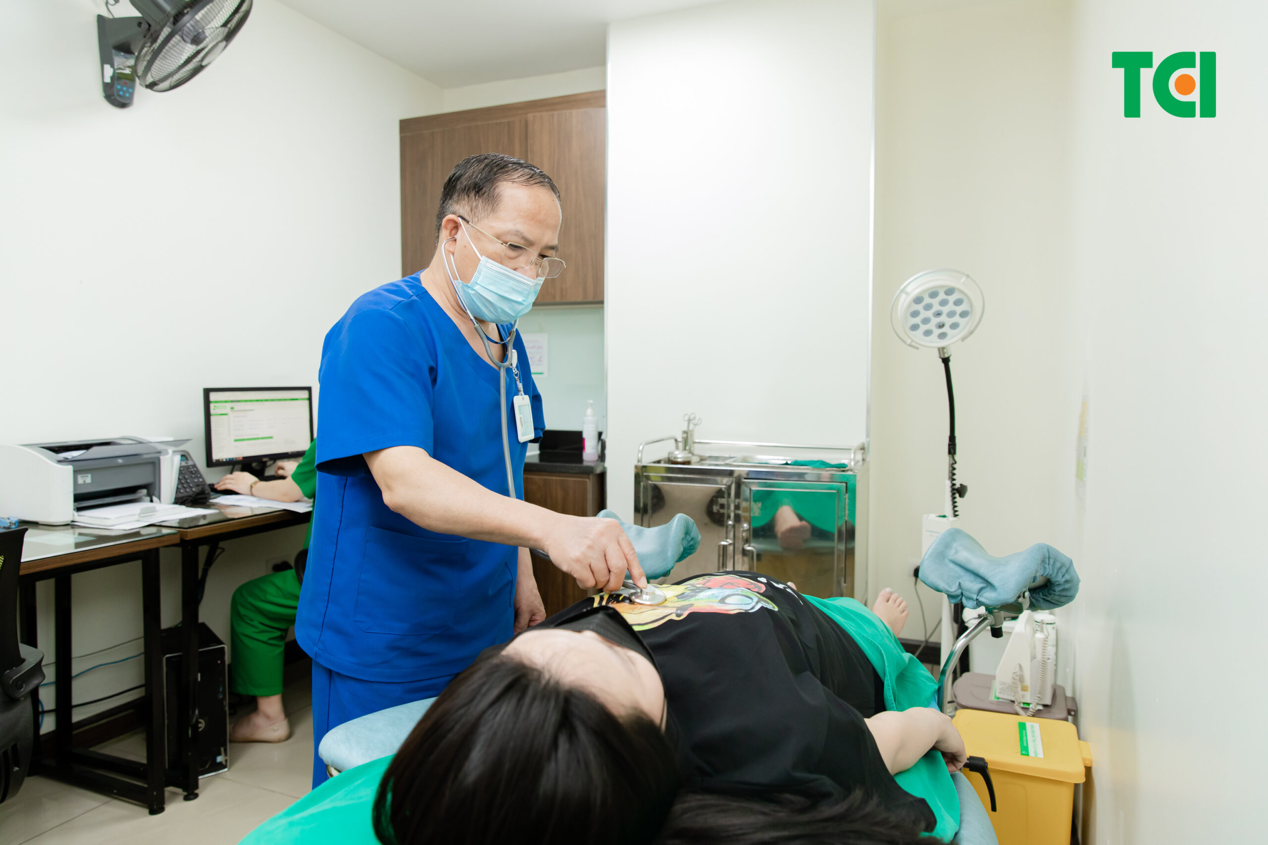 Mẹ bầu đi khám thai nên chuẩn bị các câu hỏi để nhờ bác sĩ giải đáp chi tiết