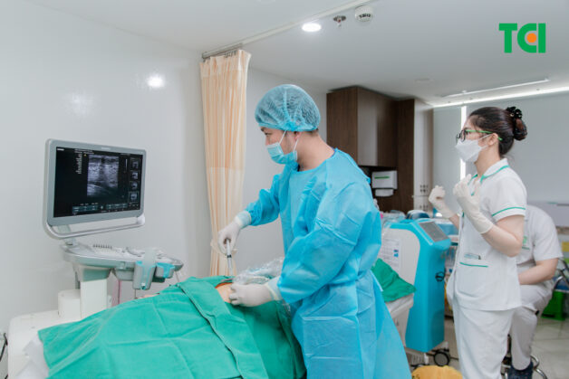 Sinh thiết u vú dưới hướng dẫn siêu âm và lực hút chân không (VABB) điều trị u xơ tuyến vú