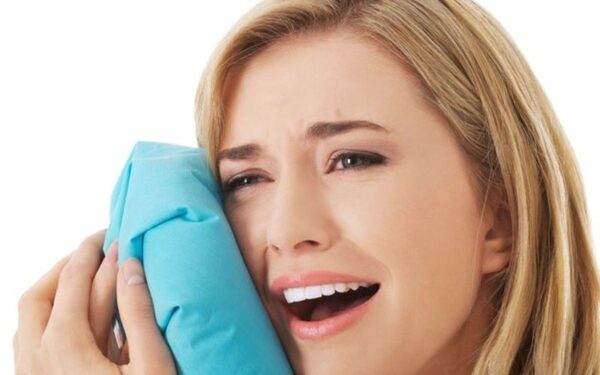 Bao lâu sau khi thực hiện việc làm răng sứ mới, bạn có thể ăn uống thoải mái?