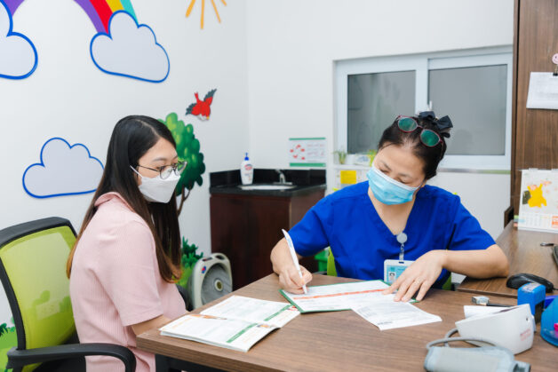 Hướng dẫn theo dõi và giảm tác dụng phụ sau khi tiêm uốn ván dành cho bà bầu
