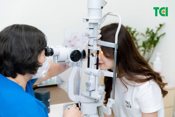 Giải pháp khắc phục tình trạng đau mắt đỏ một bên