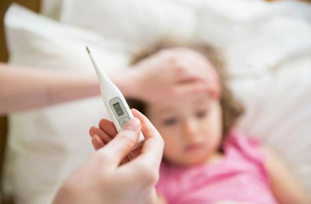 Điều trị sốt siêu vi cho trẻ cần cẩn thận và đúng cách