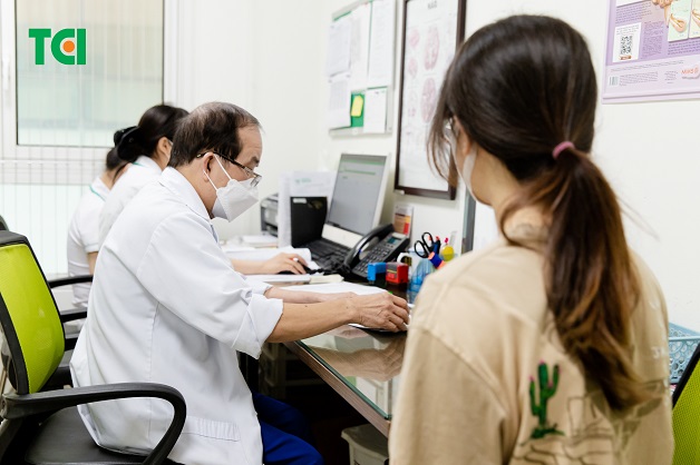 ai nên tầm soát ung thư vú