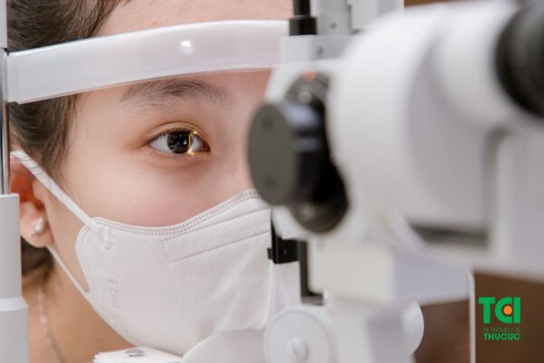 Ưu nhược điểm của kính áp tròng cứng Ortho K là gì?