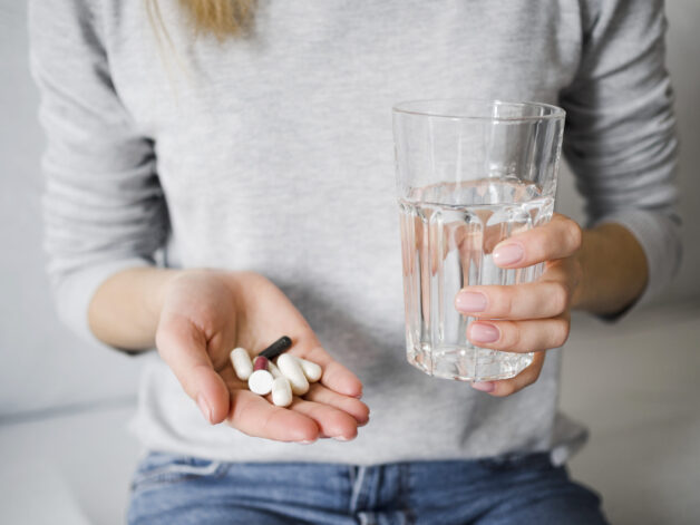 Khi bị sốt xuất huyết uống ibuprofen là không nên.