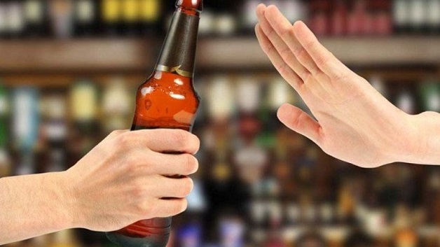 tiêm vacxin có được uống rượu không