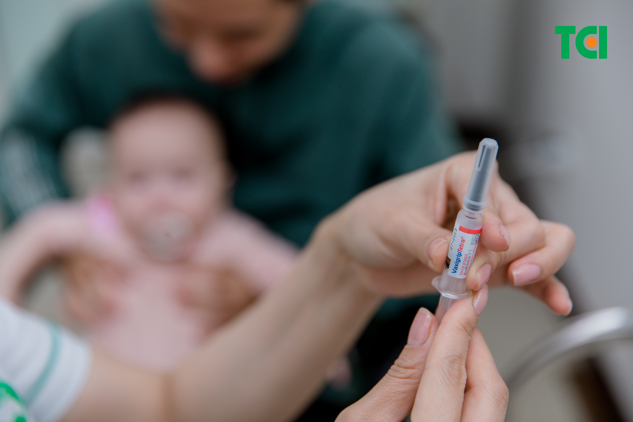 Vắc xin Vaxigrip Tetra 0.5ml phòng được 4 chủng virus cúm gồm 2 chủng cúm A và 2 chủng cúm B