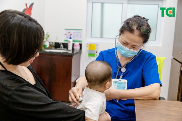Trẻ em, người già, hoặc những người có hệ miễn dịch suy yếu có nguy cơ cao mắc bệnh cúm mùa do đó cần tiêm vaccine cúm mùa