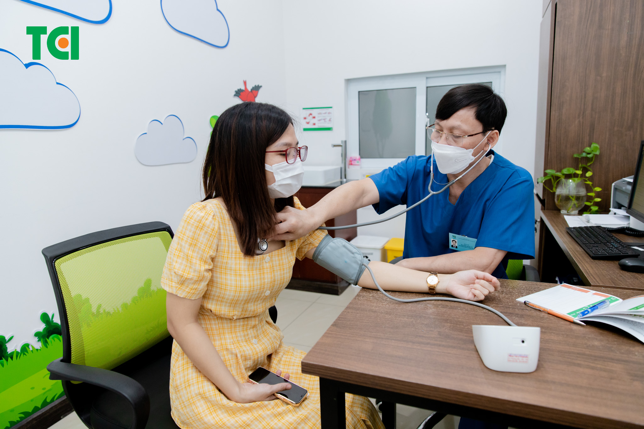 Người bị viêm gan B không nên tiêm vắc xin nữa vì không có nhiều tác dụng