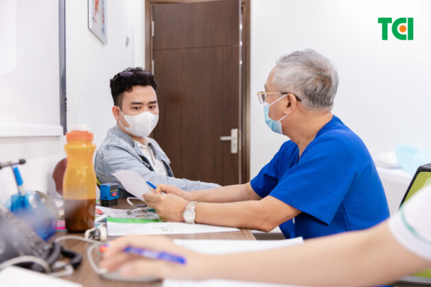 Việc thăm khám, chẩn đoán viêm khớp dạng thấp điều trị rất quan trọng