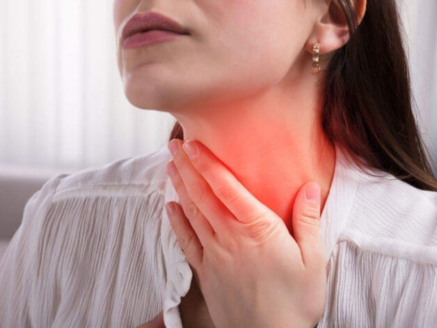 Mổ u tuyến thượng thận có thể gây đau họng