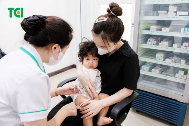Tiêm vắc xin phế cầu giúp giảm nhẹ triệu chứng bệnh, bảo vệ người tiêm không mắc bệnh.
