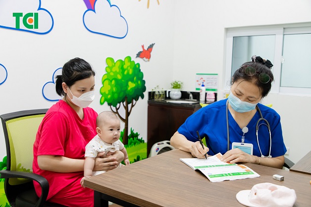 lịch tiêm chủng cho bé