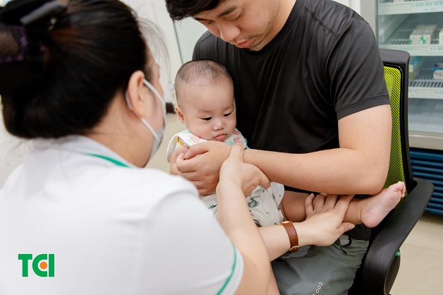 quy trình tiêm cho trẻ