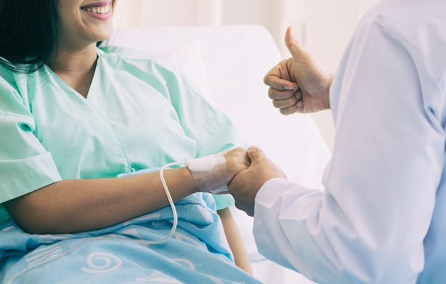 Người bệnh cần tránh làm việc quá sức, mang vác vật nặng ít nhất 1 tháng kể từ sau phẫu thuật.