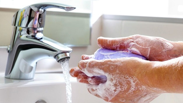 Vệ sinh sạch sẽ, rửa tay thường xuyên giúp phòng ngừa bệnh 